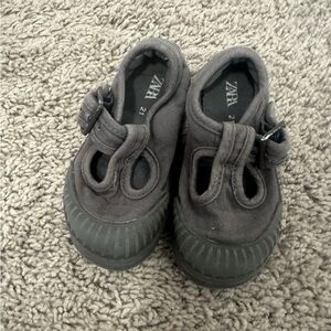 Zara Kids Gray Mary Jane Style Sneakers with Buckle